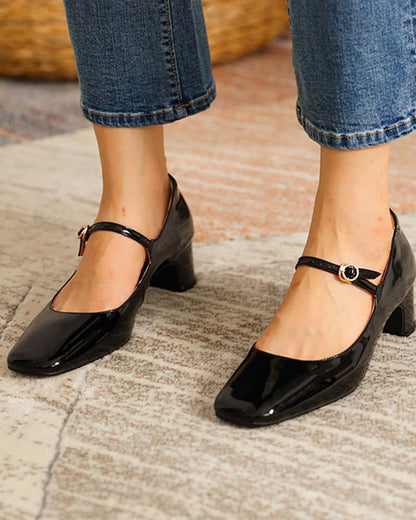 Boty Zarusova s hranatou špičkou z vínové lakované kůže